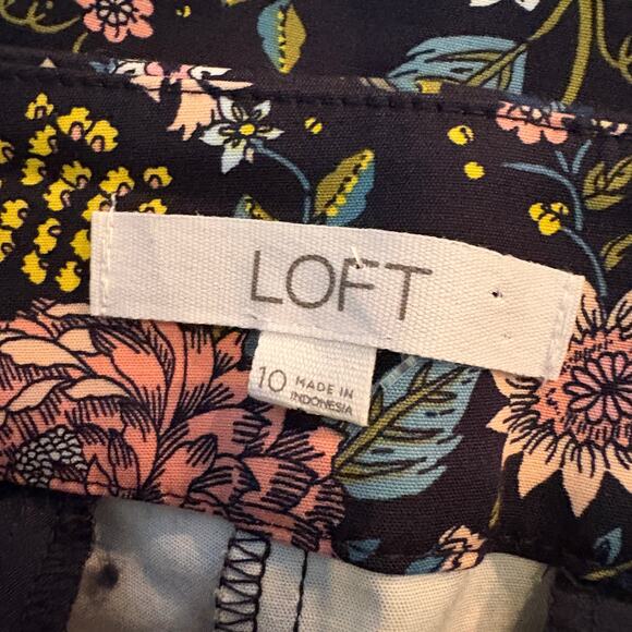 LOFT Ann Taylor The Riviera Short Floral Print Navy Pink Casual Shorts - 10 - Picture 6 of 6